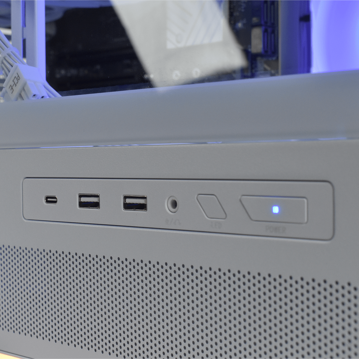 PC Gamer WHITE BIRD - Powered by MSI